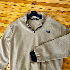 Zipper does not work. No flaws otherwise. Ask me any questions!